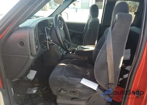 2000 Chevrolet Silverado C1500 from USA, damaged, VIN 2GCEC19T2Y1129888